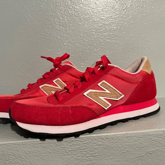 Brand New. New Balance women’s bright pink sneakers - Picture 2 of 2